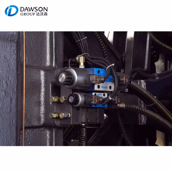 Machine de moulage par injection à grande vitesse à plusieurs cavités en plastique pour animaux de compagnie