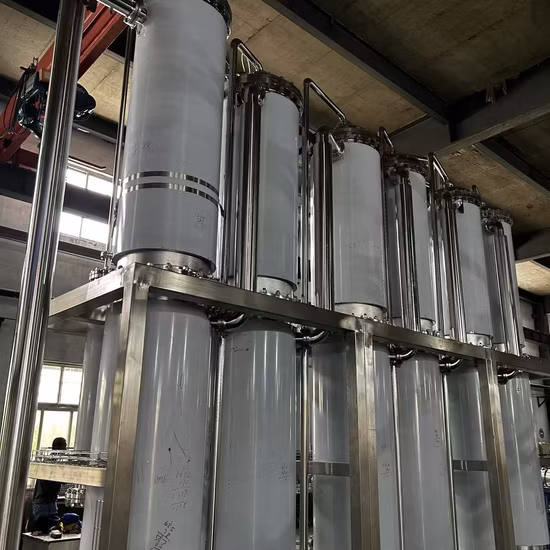 Eau en acier inoxydable d'occasion pour l'injection Machine de distillation moléculaire à courte portée à quatre étages multi-effets